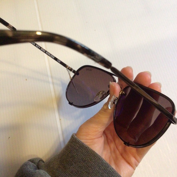 NEW! Rare Quay High Key MINI rimless!m